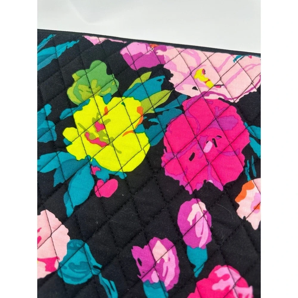 Vera Bradley Laptop Zipper Holder Floral Black‎